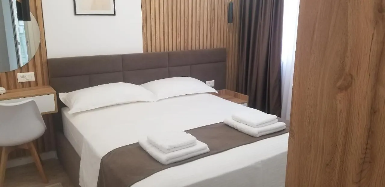 2A Near Blloku Area Apartment 地拉那