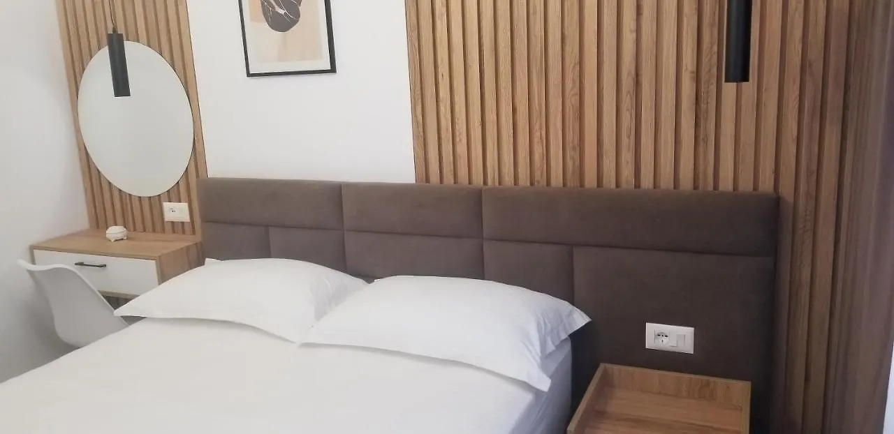 2A Near Blloku Area Apartment 地拉那
